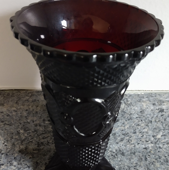 Avon Cape Cod Collection Flower Vase - Picture 2 of 4